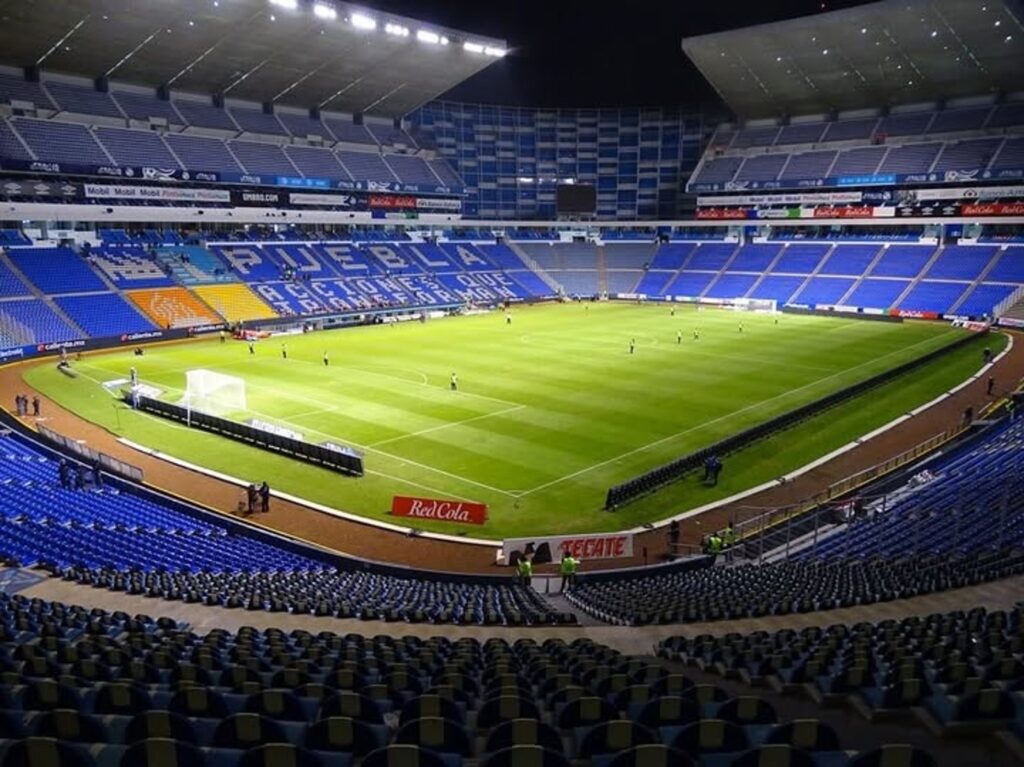 Estadio. Cruz Azul contra Puebla