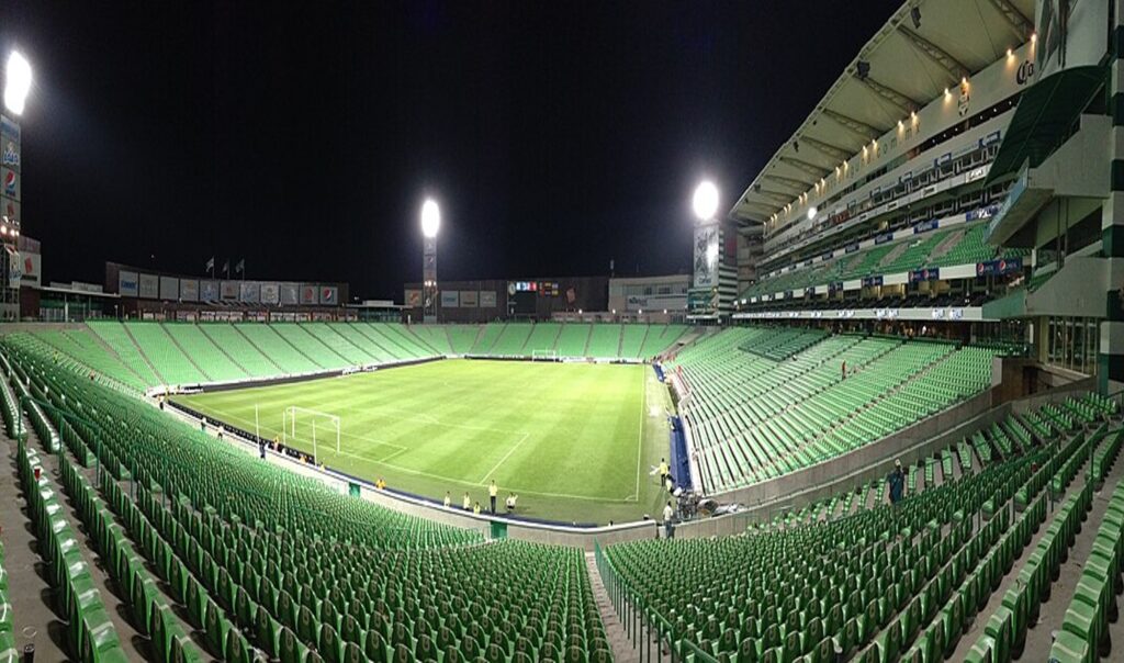 Estadio. Santos contra Necaxa