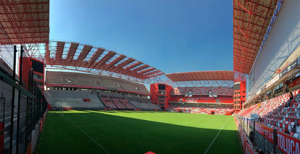 Estadio. Toluca contra Santos.