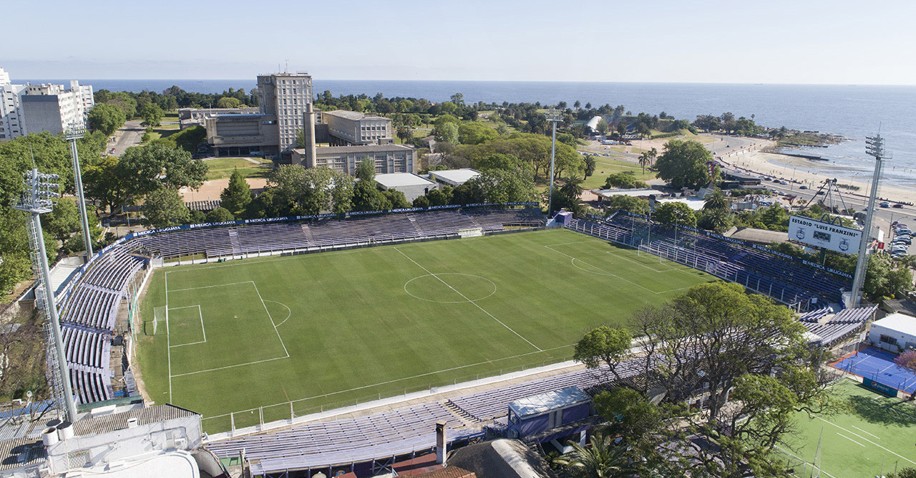 Estadio. Defensor Sporting contra Nacional