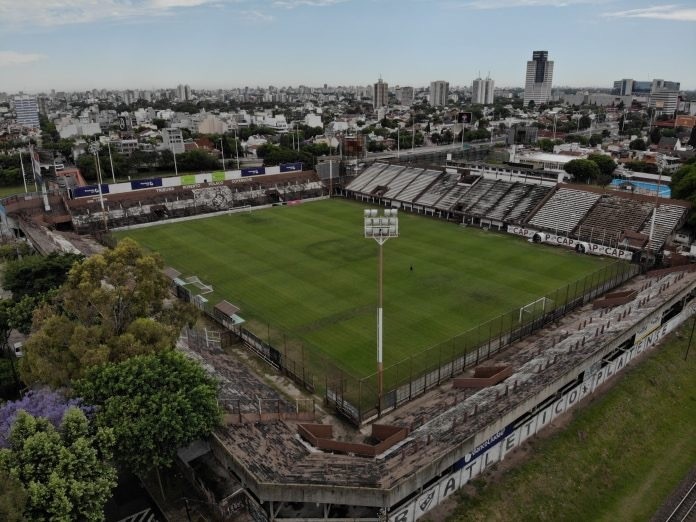 Estadio. Platense contra Corinthians