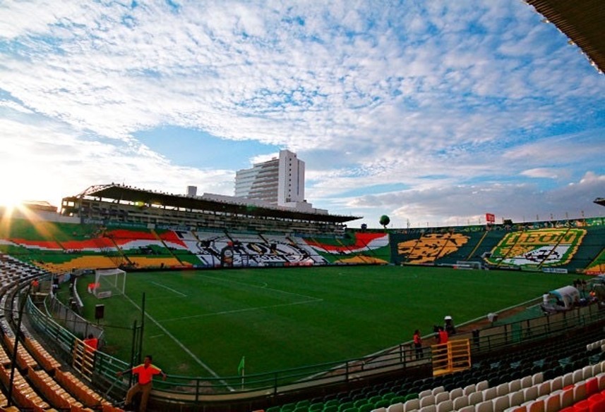 Estadio. León contra Tigres