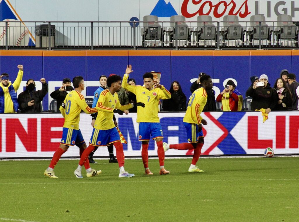 Colombia vence Australia 3-0