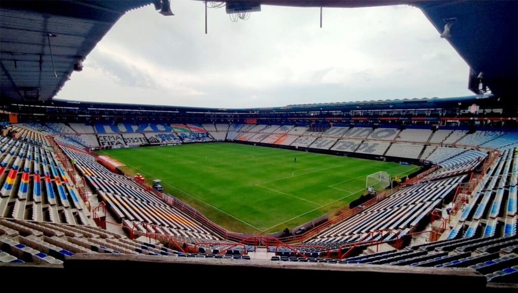 Estadio. Pachuca contra Juárez