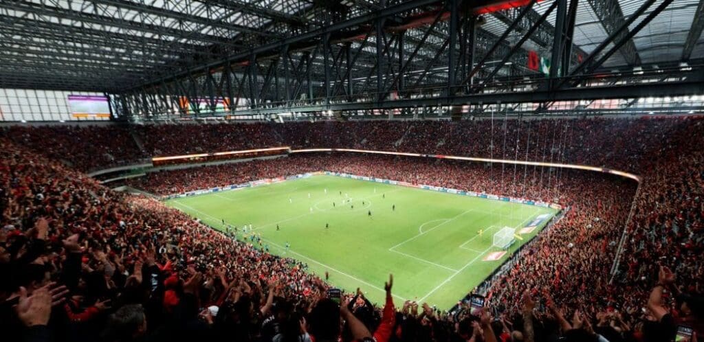 Athletico Paranaense contra Grêmio se enfrentan en el Estadio Arena da Baixada