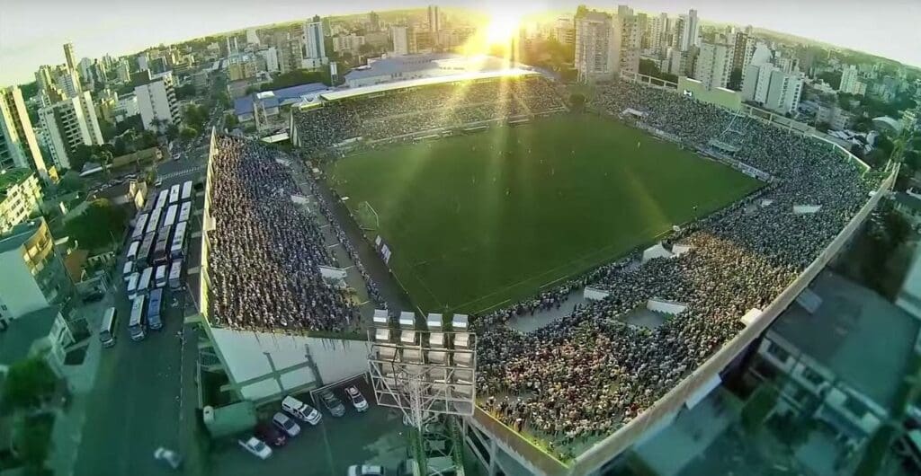 Chapecoense contra Botafogo se enfrentan en el Arena Condá