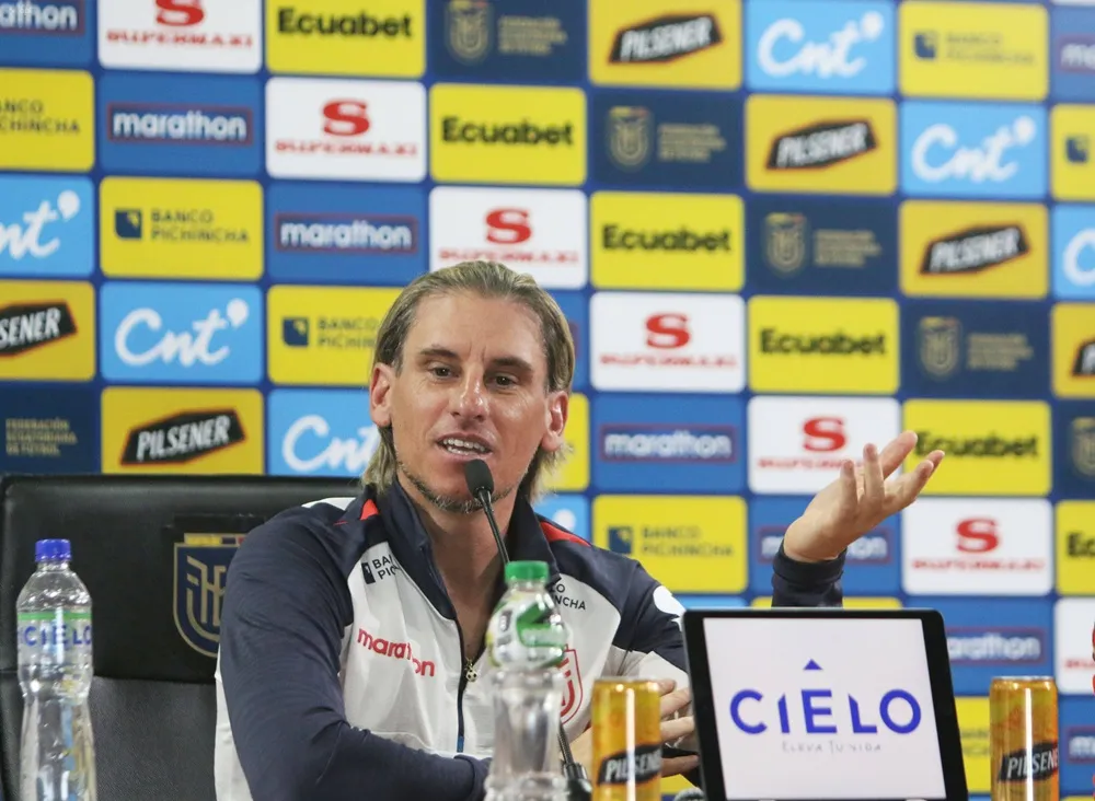 Sebastián Beccacece, DT de la selección de Ecuador durante una conferencia de prensa previa al Mundial FIFA 2026.