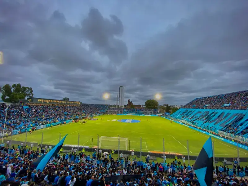 Estadio. Belgrano contra Unión