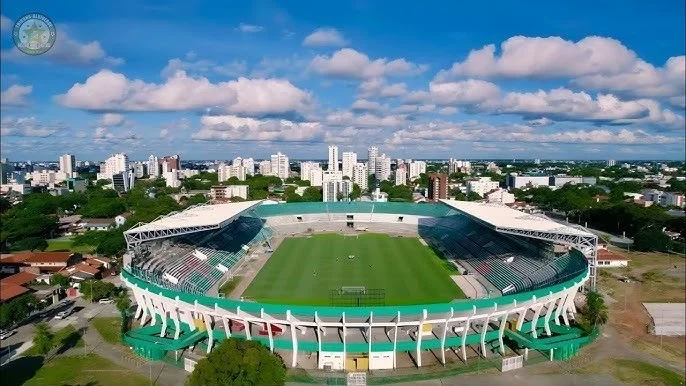 Estadio. Bolívar contra Independiente Rivadavia