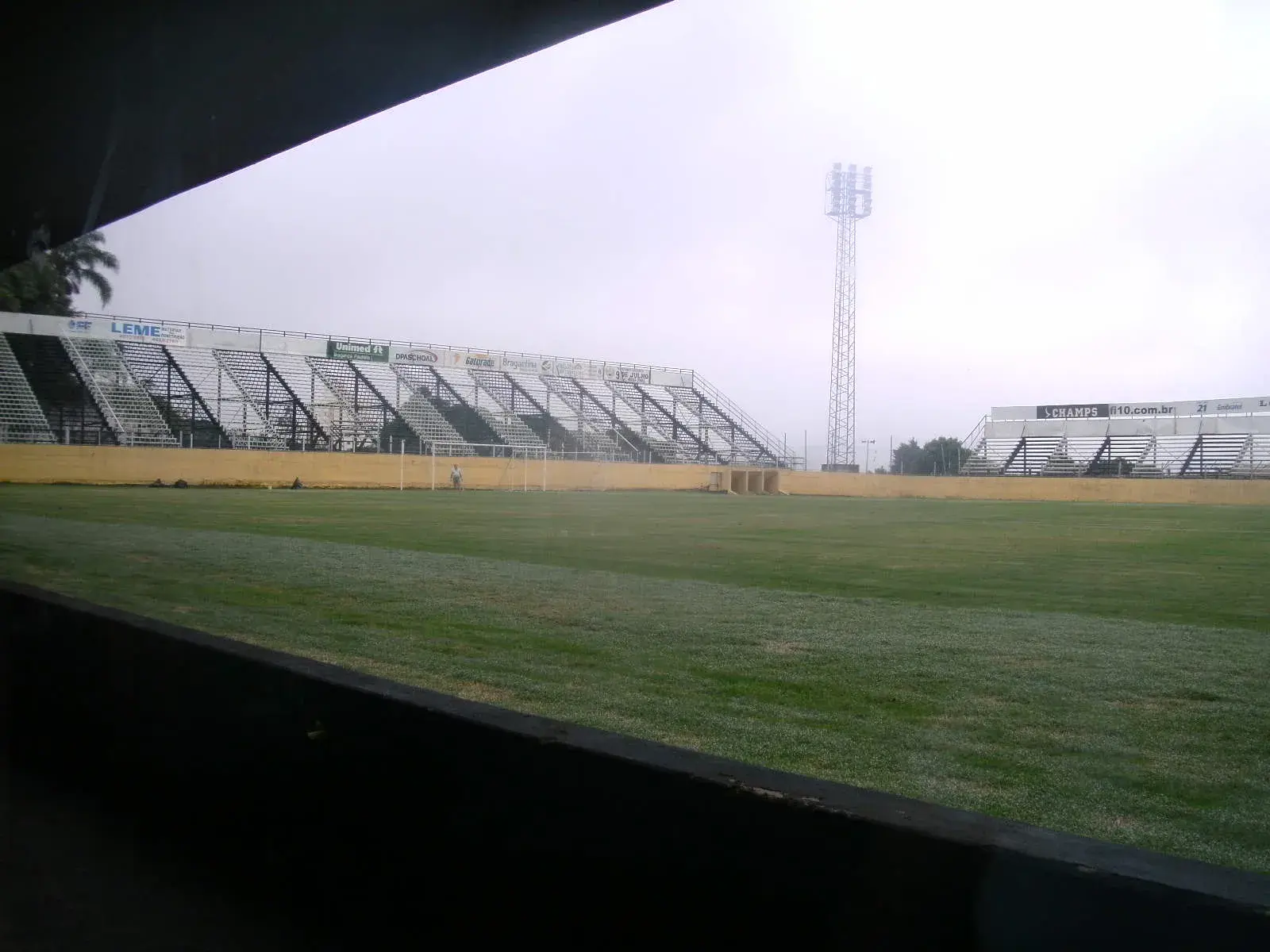 Estadio. Bragantino contra Carabobo