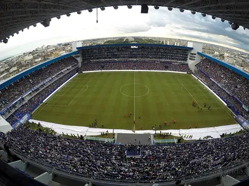 Estadio. Emelec contra Libertad