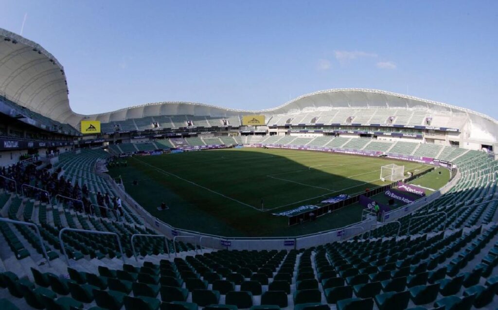 Estadio. Mazatlán contra Monterrey