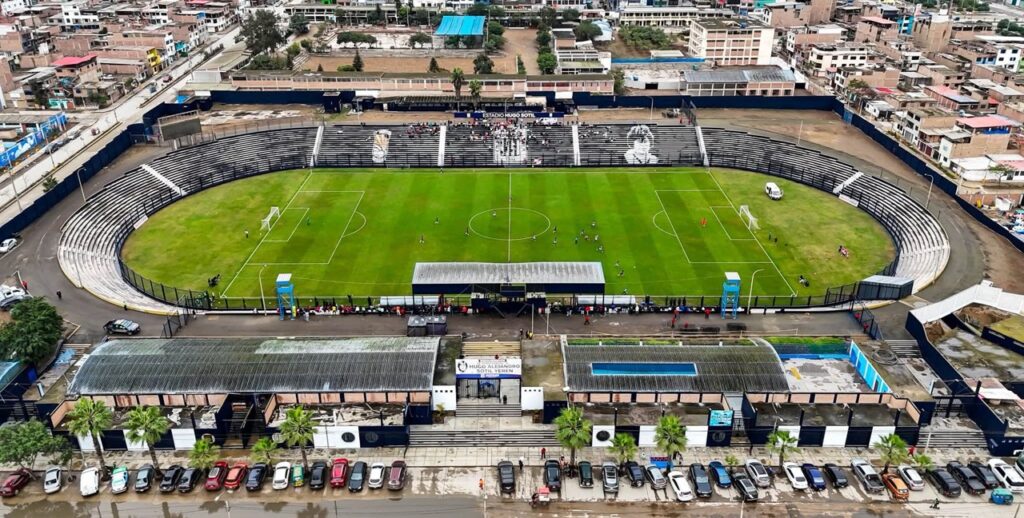 Estadio. Deportivo Moquegua contra UTC Cajamarca