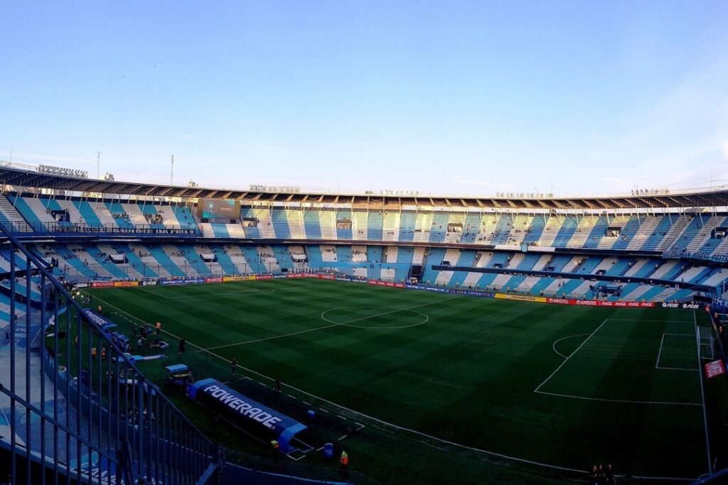 Estadio. Racing Club contra Argentinos Juniors