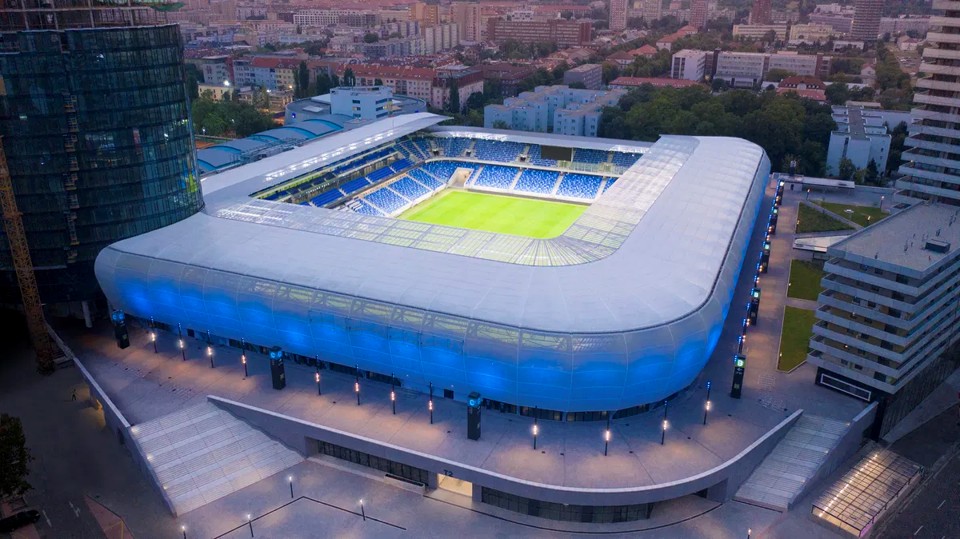 Estadio. Eslovaquia contra Kosovo