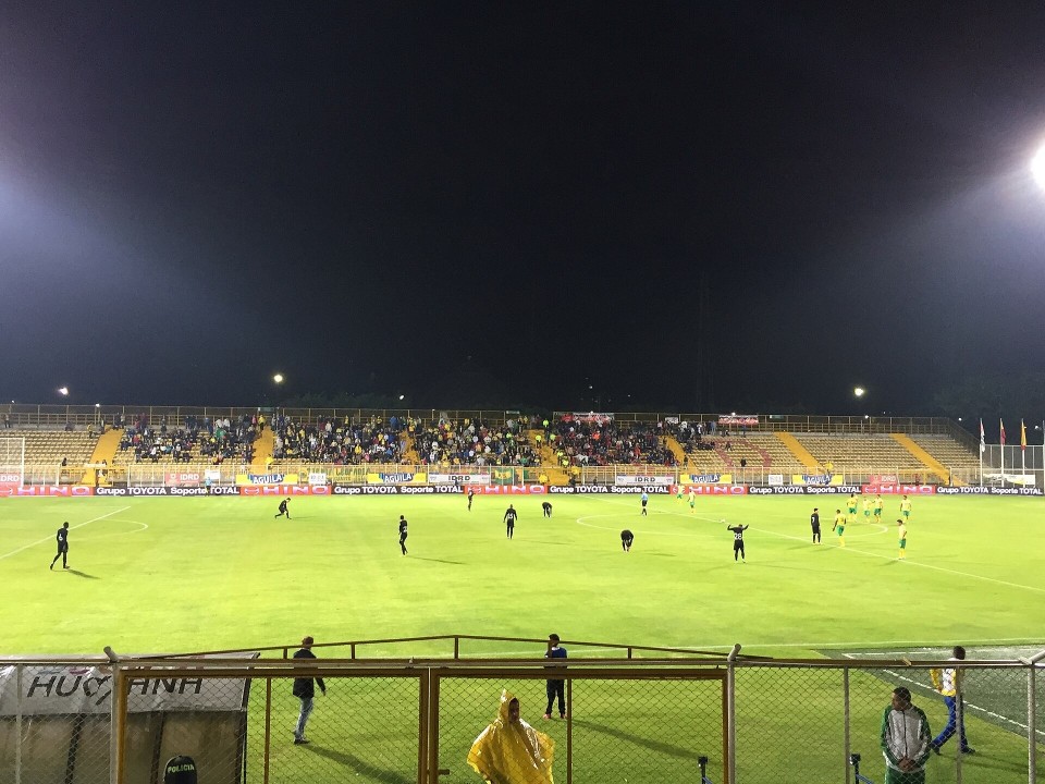 Estadio. Inter Bogotá contra Pereira