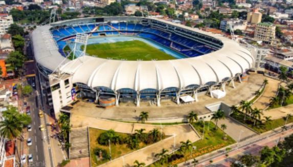 América de Cali contra Junior de Barranquilla juegan en el Estadio Olímpico Pascual Guerrero
