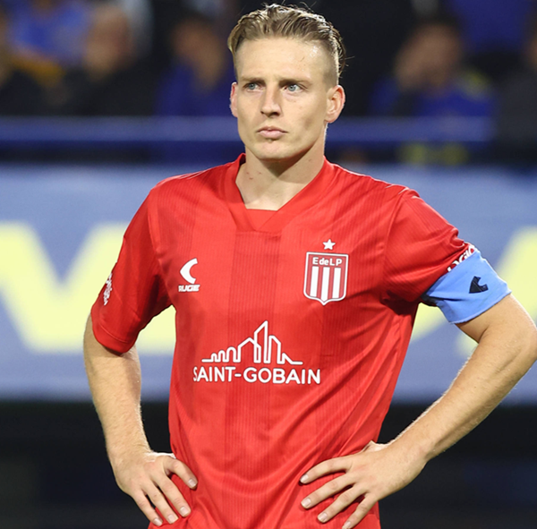 Santiago Ascacíbar llegó a Boca Junior y los hinchas de Estudiantes de la Plata estallaron de rabia.