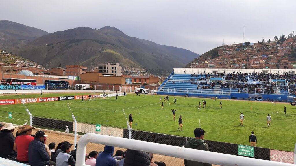 Estadio. ADT Tarma contra Sport Boys