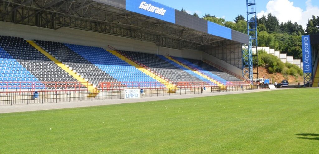 Estadio. Huachipato contra Palestino