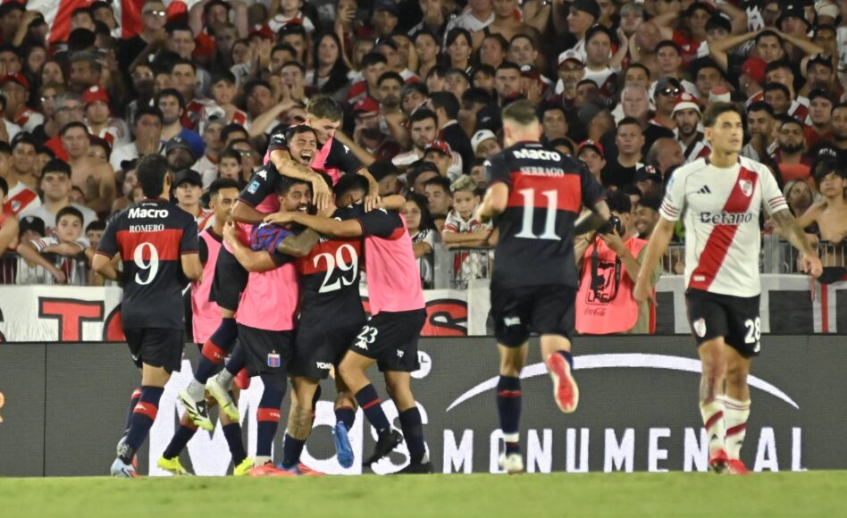 River Plate desató la furia de sus hinchas: Tigre lo goleó en el Monumental