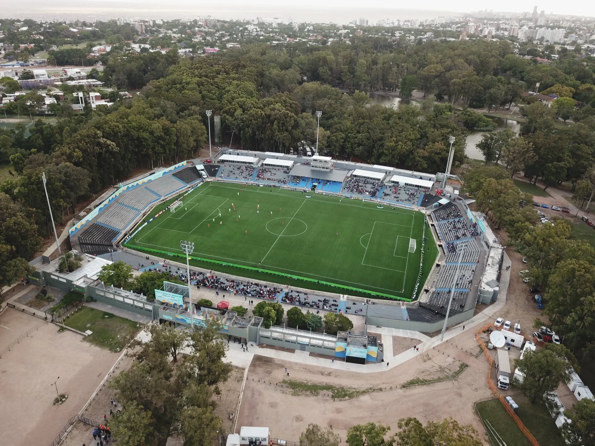 Estadio Charrua. Montevideo City contra Deportivo Maldonado