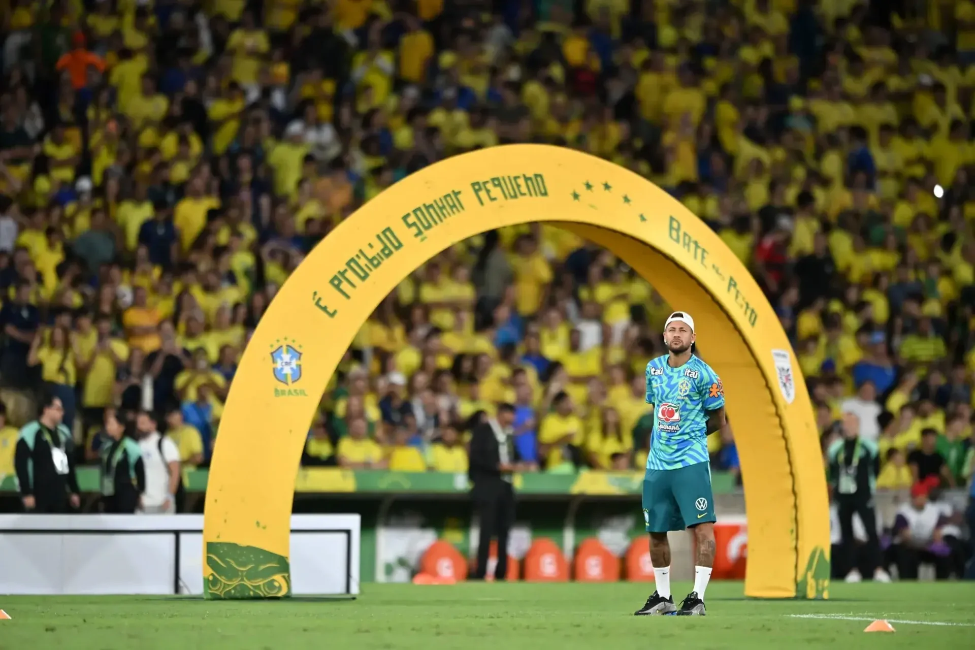 Neymar en partido amistoso de Brasil esperando su regreso al Mundial 2026