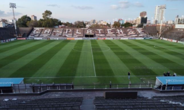 Estadio Platense contra Gimnasia y Esgrima La Plata – Liga Profesional Argentina 2025 – Lunes 17 de Noviembre de 2025