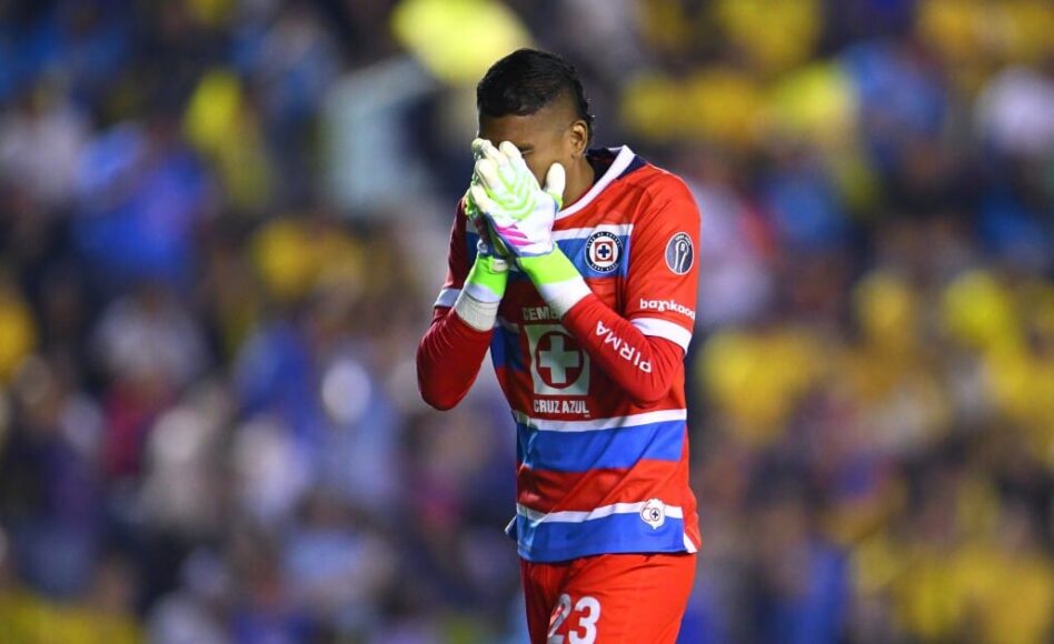 Kevin Mier estaría fuera de las canchas por seis meses