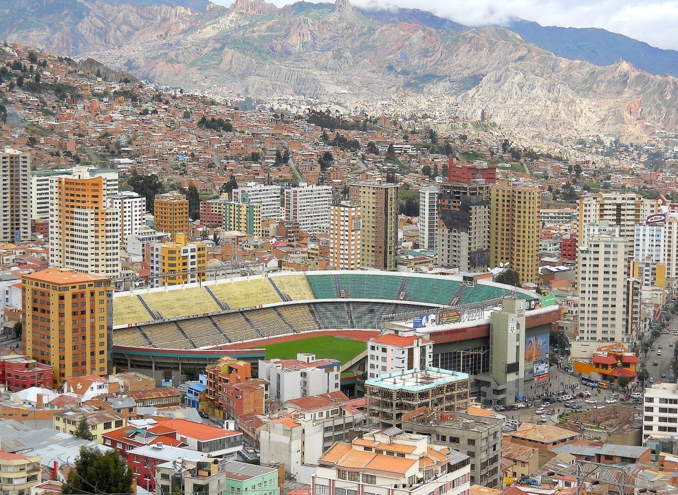 Estadio. Bolívar contra Real Oruro
