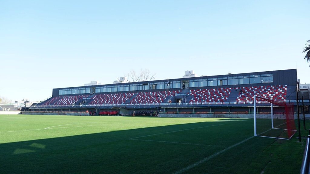 Estadio. Barracas Central contra Gimnasia