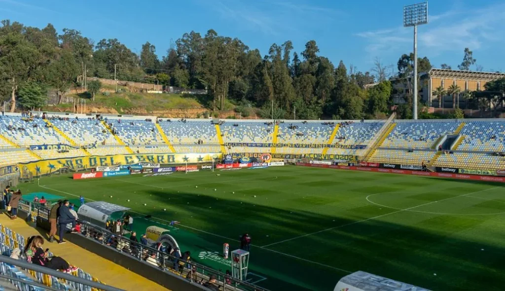Everton contra Ñublense se jugará en el Estadio Sausalito