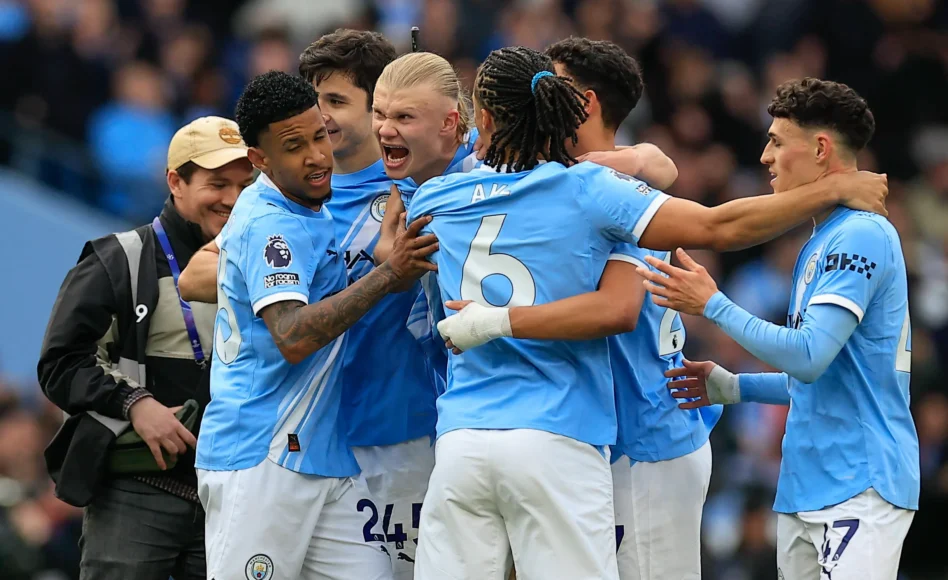 Manchester City desplaza al Arsenal y queda a un paso del título en la Premier League